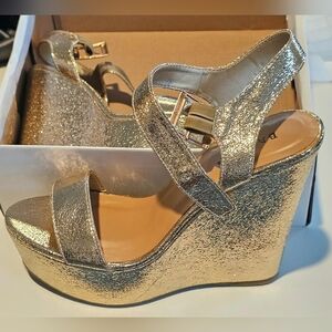 Bamboo Size 8 Gold Platform Sandal